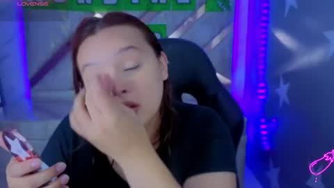Mia online show from June 22, 1:07 pm