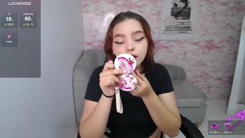 Mia online show from February 2, 1:30 pm