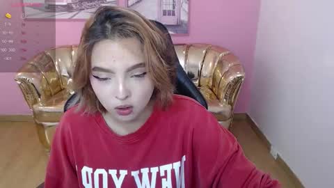 Mia online show from November 11, 12:40 pm