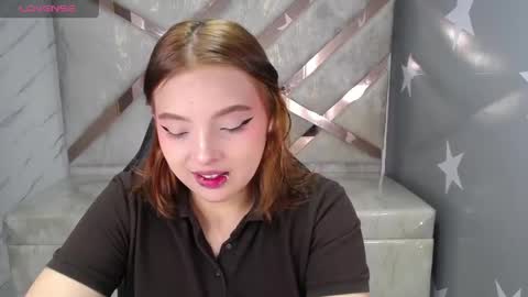 Mia online show from April 22, 1:29 pm