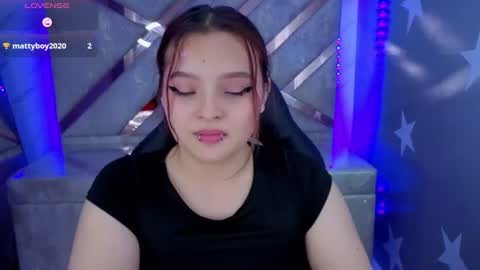 Mia online show from July 28, 6:20 pm