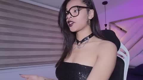 Mia online show from February 12, 3:21 am