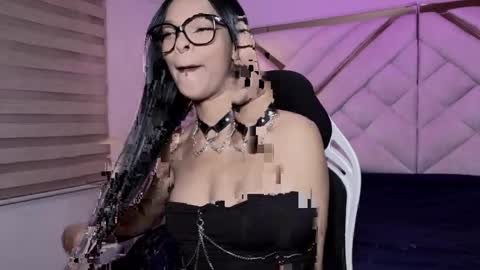 Mia online show from May 5, 4:52 am