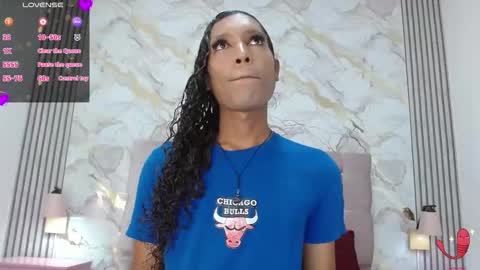 Mia Hiills online show from June 4, 3:34 am