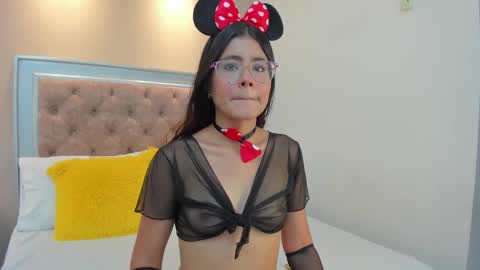Snapshot of mia_isabella_18 chatting on October 13, 12:51 pm MIA online show from October 13, 12:51 pm