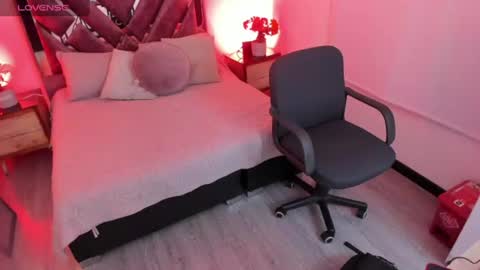 Val  online show from June 18, 4:07 am