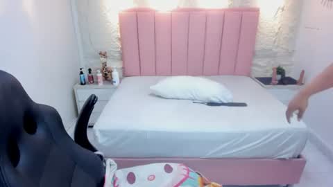Naomi online show from July 18, 7:27 pm