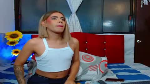 Mia online show from July 9, 8:18 am