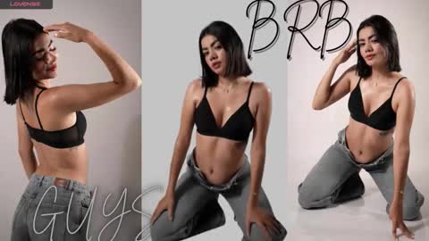 Mia online show from December 14, 2:18 am