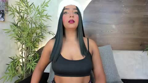 mia_lacy online show from December 1, 7:56 pm