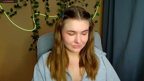 mia_lemm online show from February 18, 8:14 am