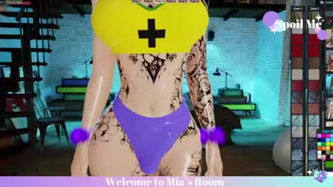 Mia online show from June 29, 4:28 pm