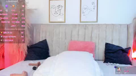 Mia online show from July 28, 7:39 pm