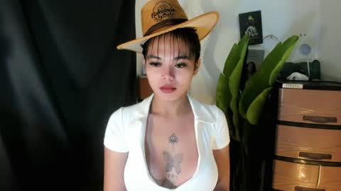 M I A online show from July 28, 8:23 am
