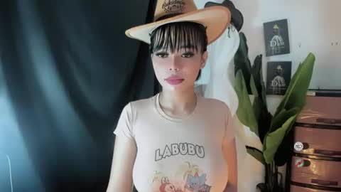 M I A online show from June 30, 10:25 am