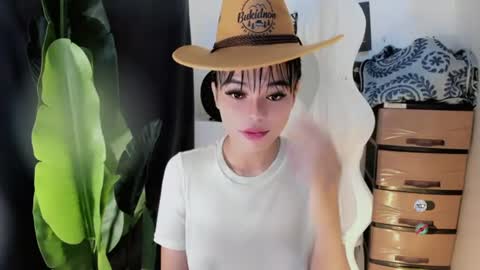 M I A online show from July 17, 9:55 am