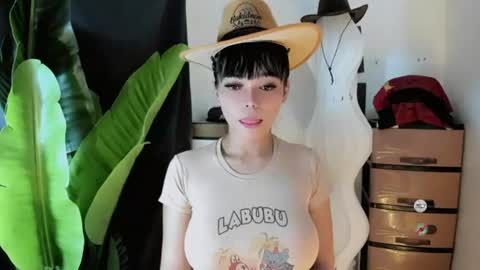 M I A online show from July 6, 12:13 pm