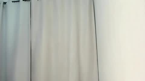 M I A online show from October 25, 8:13 am