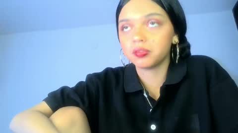 mia lucy 21 online show from June 6, 7:03 am