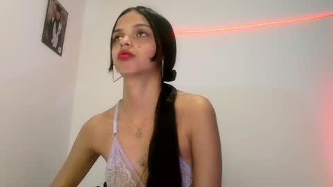Snapshot of mia_lucy_21 chatting on September 30, 6:18 pm mia lucy 21 online show from September 30, 6:18 pm