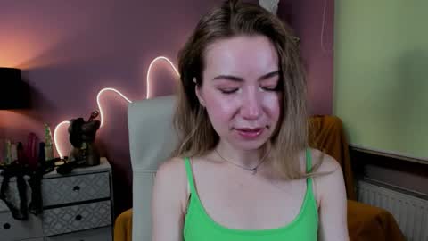 Snapshot of mia_luxx92 chatting on September 12, 6:48 am Mia online show from September 12, 6:48 am