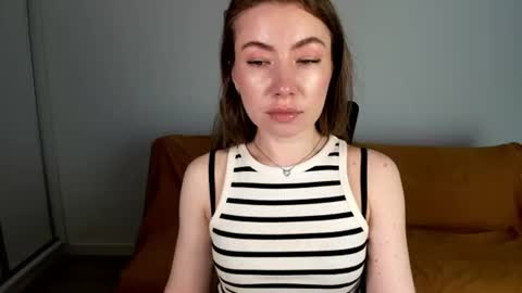Mia online show from June 18, 9:47 am