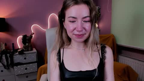 Snapshot of mia_luxx92 chatting on September 19, 6:50 am Mia online show from September 19, 6:50 am