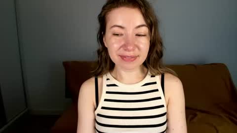Mia online show from June 21, 1:28 pm