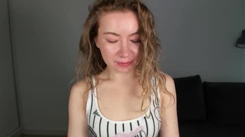 Mia online show from January 16, 8:01 am