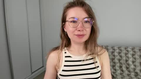 Mia online show from July 25, 7:28 am