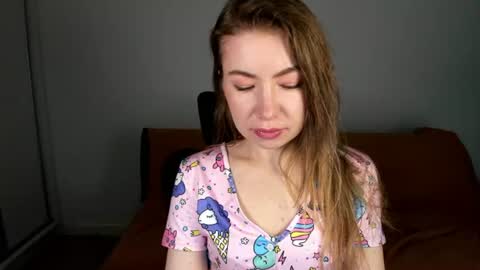 Mia online show from June 14, 6:26 am