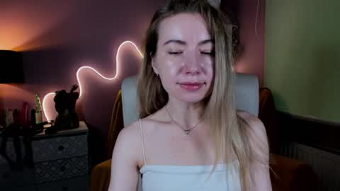 Snapshot of mia_luxx92 chatting on September 14, 7:54 am Mia online show from September 14, 7:54 am