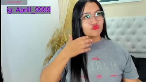 Mia online show from September 14, 2:07 pm