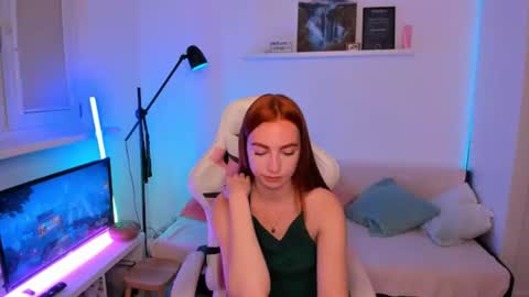 Mia online show from June 16, 2:37 am