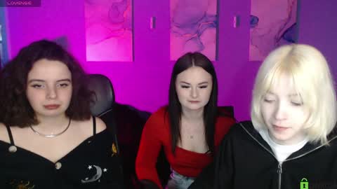 mia_mooon_ online show from April 23, 8:55 am