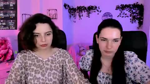 mia_mooon_ online show from July 10, 8:41 am