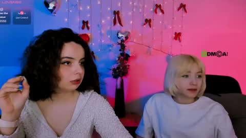 mia_mooon_ online show from April 28, 8:51 am