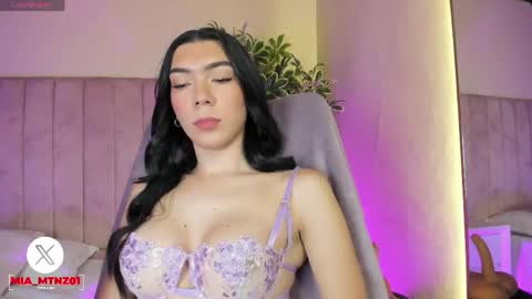 mia_mtnz02 online show from April 24, 12:01 am