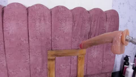 mia novoa online show from May 15, 11:23 pm