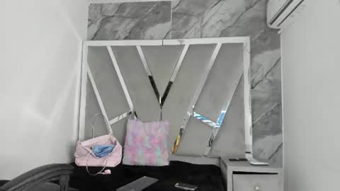 mia_petiteht online show from July 31, 8:21 pm