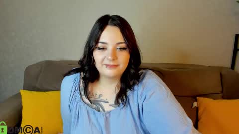 Snapshot of mia_r0ss chatting on October 18, 1:10 am Mia online show from October 18, 1:10 am
