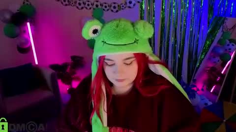 Mia online show from June 27, 1:11 am