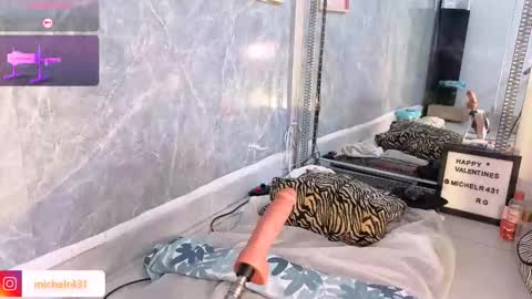 mia reys online show from March 11, 12:30 pm