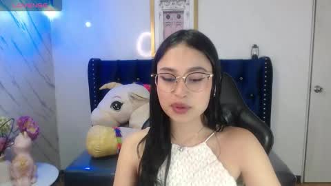 Snapshot of mia_rouse_v chatting on October 13, 1:13 pm Hi Stream 800am to 200pm online show from October 13, 1:13 pm