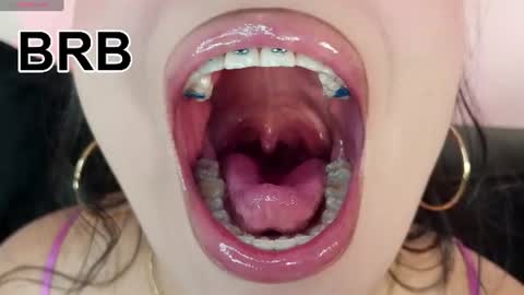Mia online show from July 20, 10:55 pm