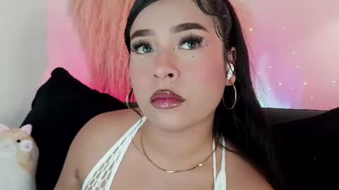 Mia online show from June 25, 9:53 pm