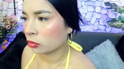 Mia online show from November 30, 4:58 pm