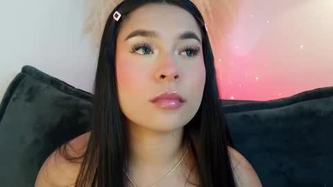Mia online show from April 23, 9:38 pm