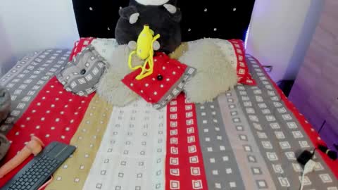 Mia Roux online show from March 14, 12:09 pm