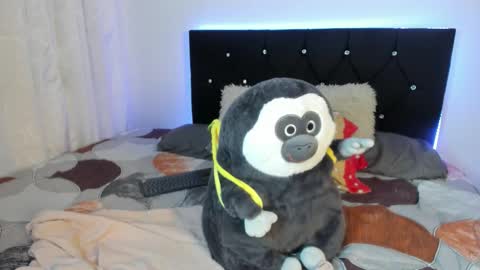 Mia Roux online show from March 6, 5:50 am